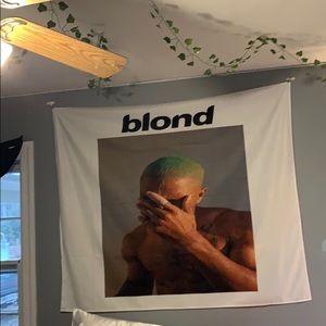 i’m redoing my room & selling my stuff !